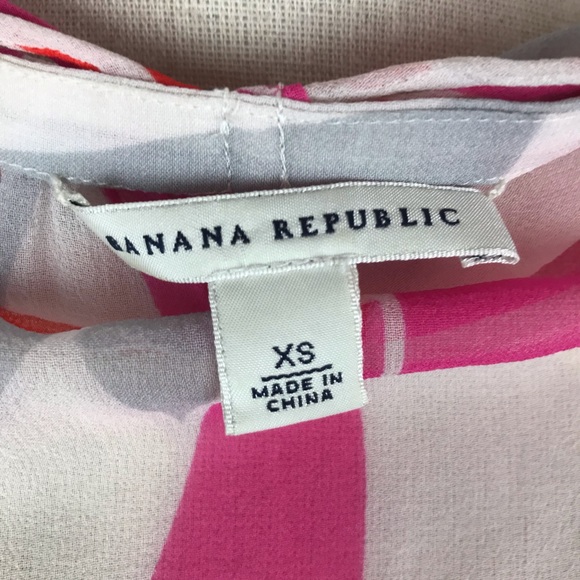 BANANA REPUBLIC | Geometric Print Silk Top - Picture 6 of 8
